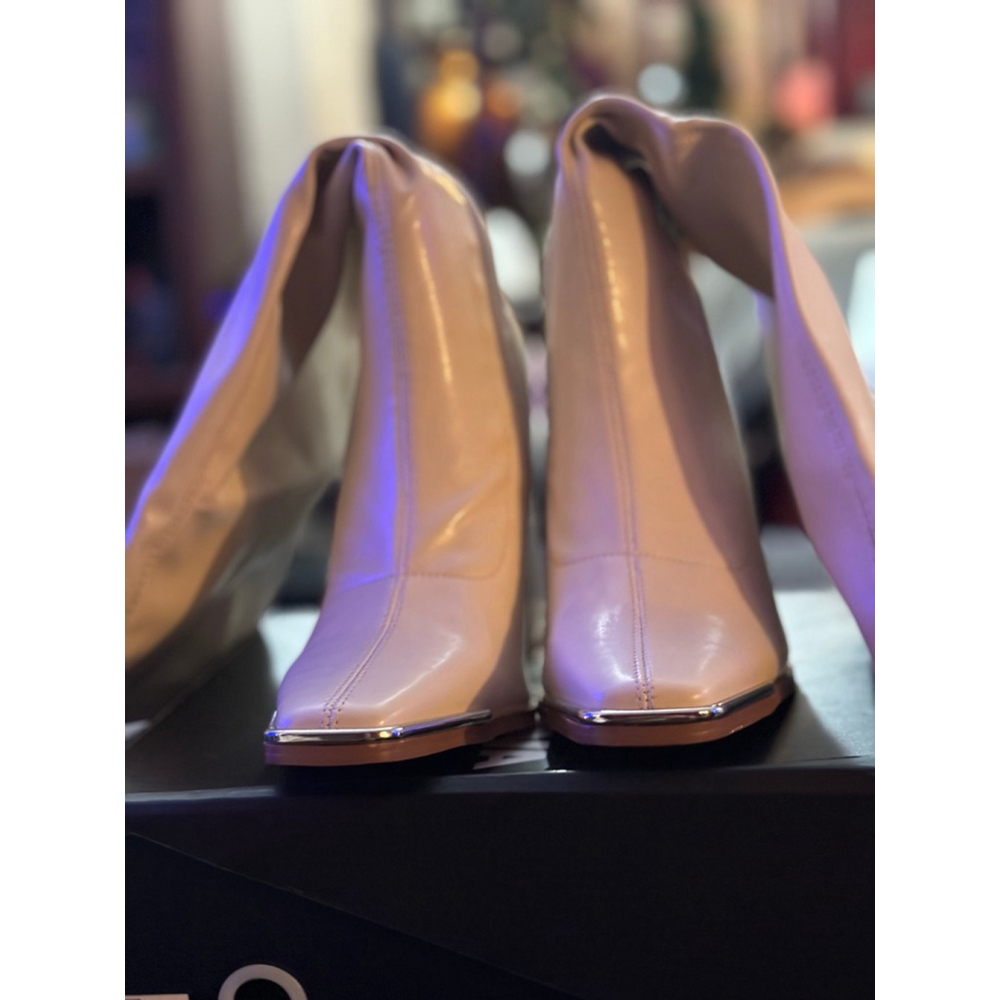 Women's Fashion Nova Cream Over the Knee Boots Size 8